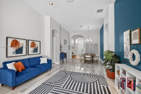 House in Lake Worth, Florida 4 bedrooms, 197.42 sq.m. № 2068843 - photo 14