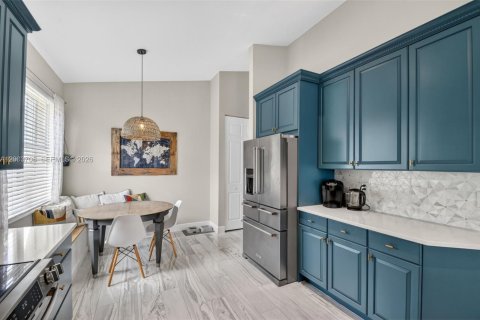 House in Lake Worth, Florida 4 bedrooms, 197.42 sq.m. № 2068843 - photo 19