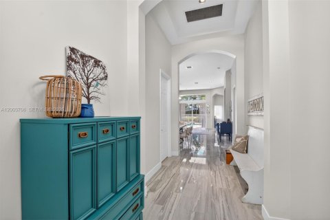 House in Lake Worth, Florida 4 bedrooms, 197.42 sq.m. № 2068843 - photo 5