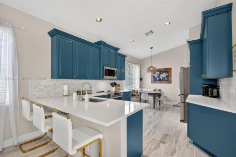 House in Lake Worth, Florida 4 bedrooms, 197.42 sq.m. № 2068843 - photo 21