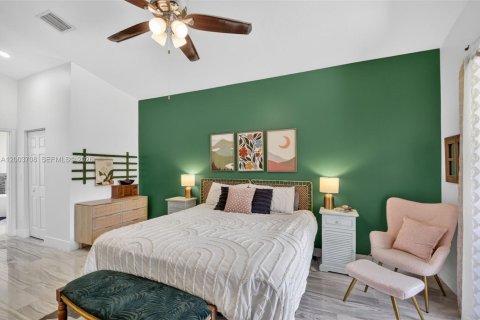 House in Lake Worth, Florida 4 bedrooms, 197.42 sq.m. № 2068843 - photo 26