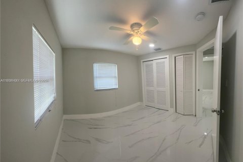 Villa ou maison à vendre à Englewood, Floride: 2 chambres № 1994391 - photo 18