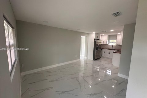 Villa ou maison à vendre à Englewood, Floride: 2 chambres № 1994391 - photo 6