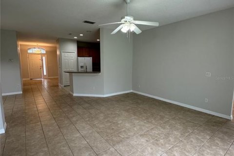 Villa ou maison à louer à Orlando, Floride: 4 chambres, 179.86 m2 № 2149355 - photo 10