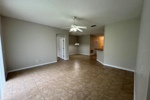 Villa ou maison à louer à Orlando, Floride: 4 chambres, 179.86 m2 № 2149355 - photo 14