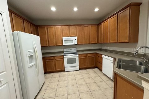 Villa ou maison à louer à Orlando, Floride: 4 chambres, 179.86 m2 № 2149355 - photo 6