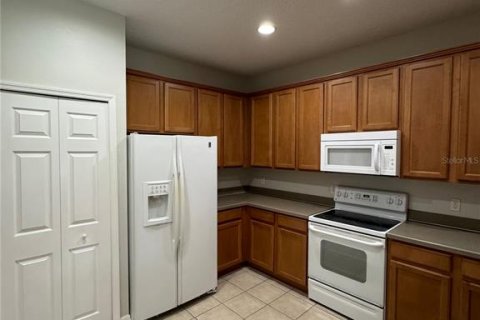 Villa ou maison à louer à Orlando, Floride: 4 chambres, 179.86 m2 № 2149355 - photo 7