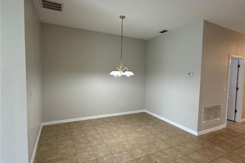 Villa ou maison à louer à Orlando, Floride: 4 chambres, 179.86 m2 № 2149355 - photo 11