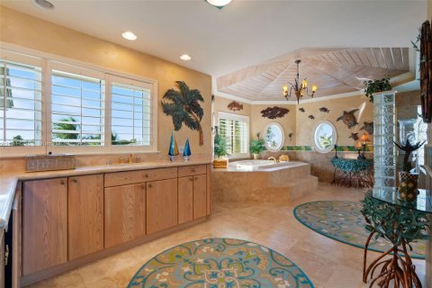 House in Key Largo, Florida 3 bedrooms № 2034924 - photo 21