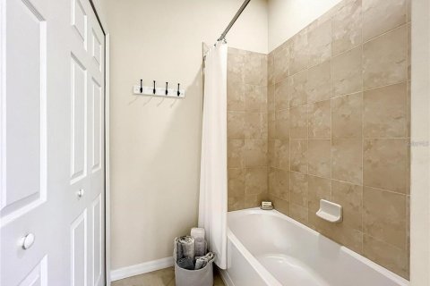 Condo in Bradenton, Florida, 2 bedrooms  № 2330577 - photo 25