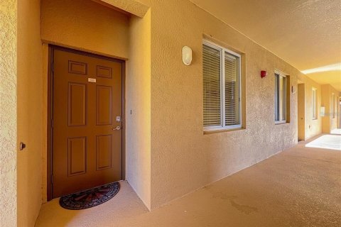 Condo in Bradenton, Florida, 2 bedrooms  № 2330577 - photo 2