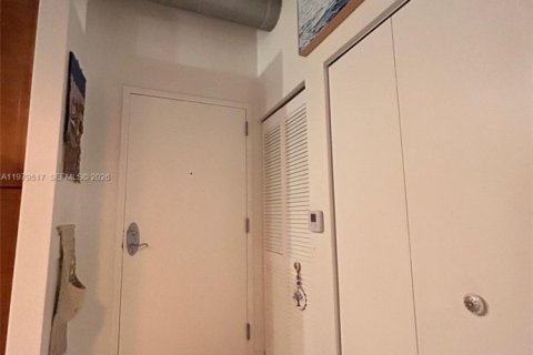 Copropriété à louer à Miami, Floride: 1 chambre, 65.68 m2 № 2046123 - photo 30