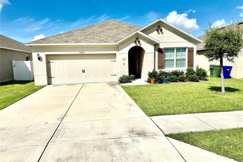 House in Winter Haven, Florida 3 bedrooms, 157 sq.m. № 1776844 - photo 1