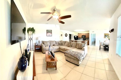 House in Winter Haven, Florida 3 bedrooms, 157 sq.m. № 1776844 - photo 16
