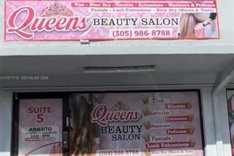 Propiedad comercial en Hialeah, Florida № 2050167