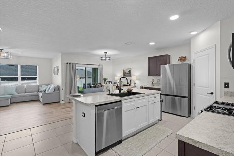Casa en venta en Wildwood, Florida, 4 dormitorios, 166.39 m2 № 1886916 - foto 11