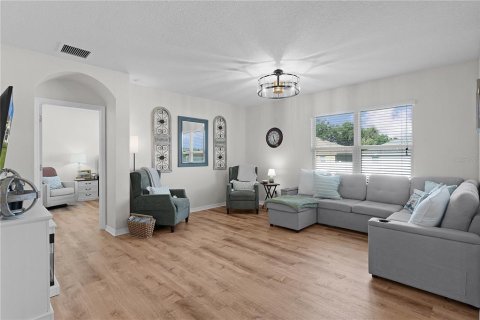 Casa en venta en Wildwood, Florida, 4 dormitorios, 166.39 m2 № 1886916 - foto 6