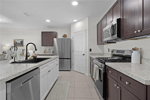 Casa en venta en Wildwood, Florida, 4 dormitorios, 166.39 m2 № 1886916 - foto 10