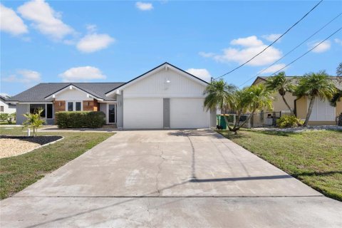 Villa ou maison à louer à Port Charlotte, Floride: 3 chambres, 164.53 m2 № 1637262 - photo 14