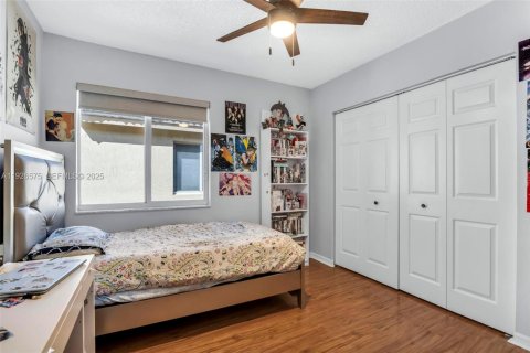 House in Pembroke Pines, Florida 4 bedrooms, 235.97 sq.m. № 1986597 - photo 26