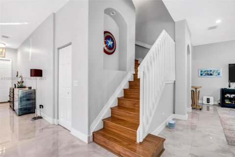 House in Pembroke Pines, Florida 4 bedrooms, 235.97 sq.m. № 1986597 - photo 22