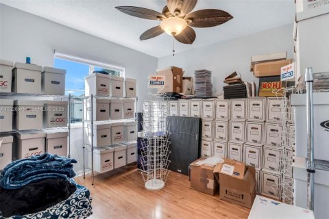 House in Pembroke Pines, Florida 4 bedrooms, 235.97 sq.m. № 1986597 - photo 27