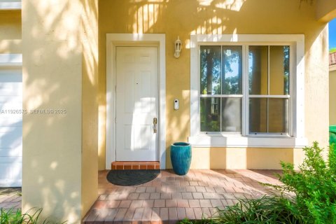 House in Pembroke Pines, Florida 4 bedrooms, 235.97 sq.m. № 1986597 - photo 5