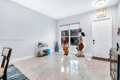 House in Pembroke Pines, Florida 4 bedrooms, 235.97 sq.m. № 1986597 - photo 6