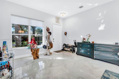House in Pembroke Pines, Florida 4 bedrooms, 235.97 sq.m. № 1986597 - photo 7