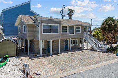 Propiedad comercial en venta en Treasure Island, Florida, 2 dormitorios, 166.39 m2 № 1918042 - foto 2