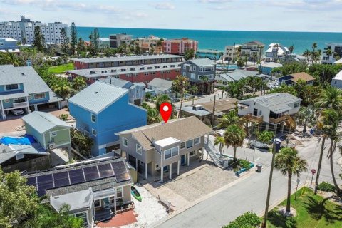 Propiedad comercial en venta en Treasure Island, Florida, 2 dormitorios, 166.39 m2 № 1918042 - foto 1