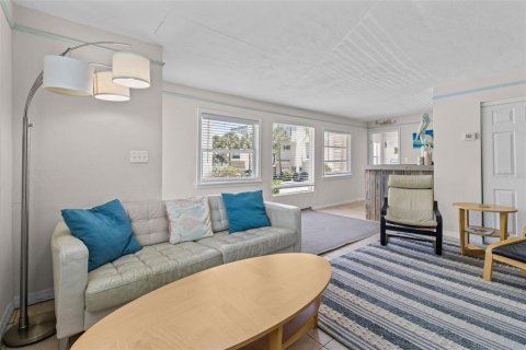 Propiedad comercial en venta en Treasure Island, Florida, 2 dormitorios, 166.39 m2 № 1918042 - foto 7