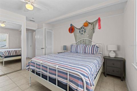 Propiedad comercial en venta en Treasure Island, Florida, 2 dormitorios, 166.39 m2 № 1918042 - foto 17