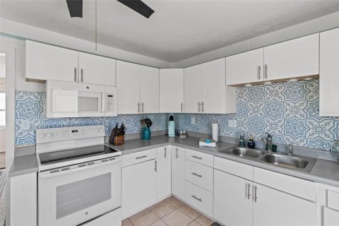 Propiedad comercial en venta en Treasure Island, Florida, 2 dormitorios, 166.39 m2 № 1918042 - foto 10