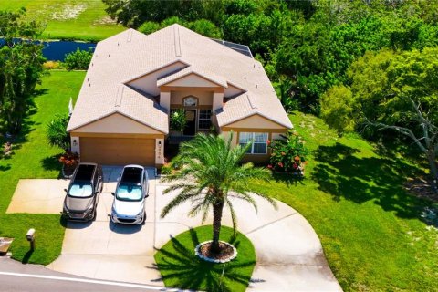 House in Hudson, Florida 3 bedrooms, 141.95 sq.m. № 1902526 - photo 2