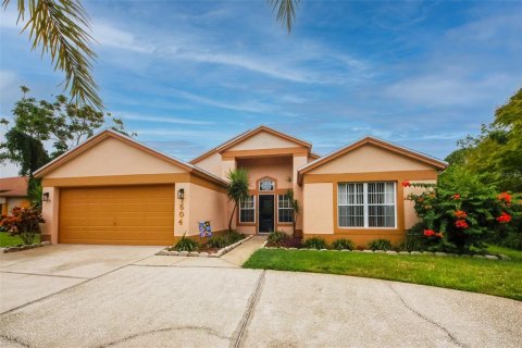 House in Hudson, Florida 3 bedrooms, 141.95 sq.m. № 1902526 - photo 7