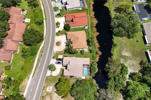 House in Hudson, Florida 3 bedrooms, 141.95 sq.m. № 1902526 - photo 4