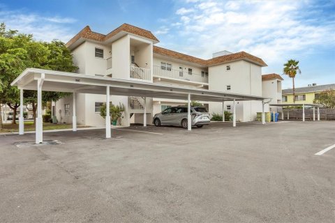 Condo in Sarasota, Florida, 2 bedrooms  № 2367301