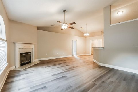 Casa en venta en Deltona, Florida, 3 dormitorios, 163.04 m2 № 2210353 - foto 8