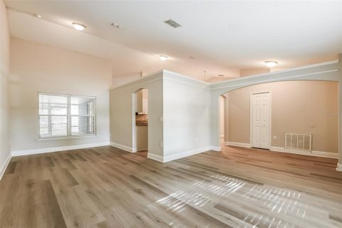 Casa en venta en Deltona, Florida, 3 dormitorios, 163.04 m2 № 2210353 - foto 2