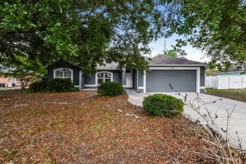 Casa en Deltona, Florida 3 dormitorios, 163.04 m2 № 2210353
