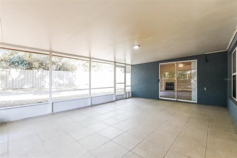 Casa en venta en Deltona, Florida, 3 dormitorios, 163.04 m2 № 2210353 - foto 9