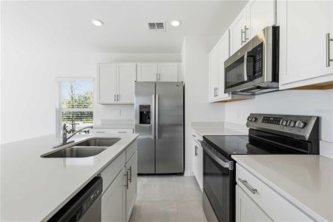 Townhouse in Bradenton, Florida 3 bedrooms, 130.53 sq.m. № 2226241 - photo 7