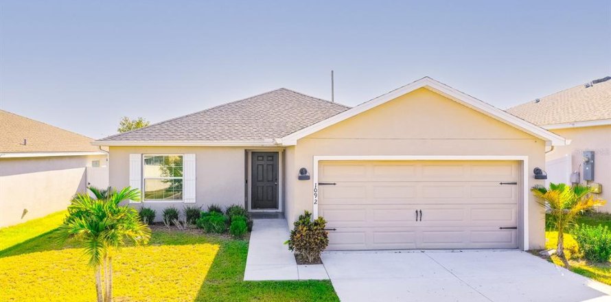 Casa en Haines City, Florida 4 dormitorios, 143.72 m2 № 1906503