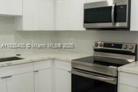 Touwnhouse à vendre à Hollywood, Floride: 2 chambres № 1811811 - photo 11