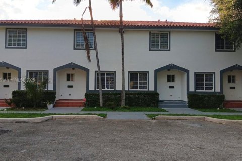 Touwnhouse à vendre à Hollywood, Floride: 2 chambres № 1811811 - photo 1