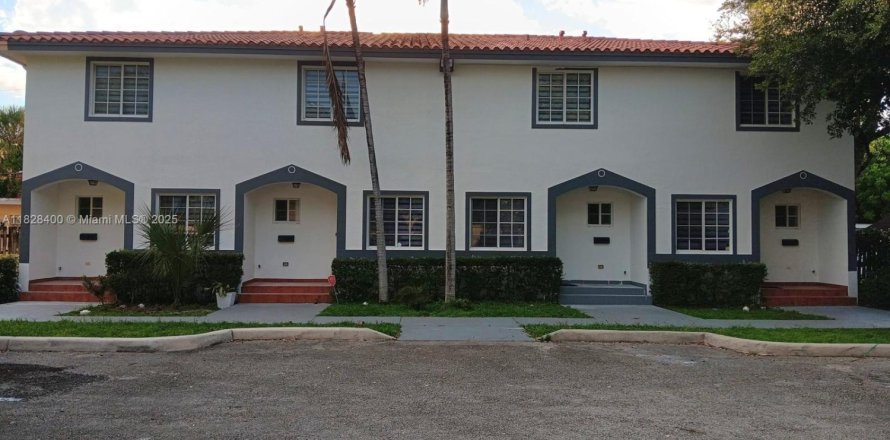 Touwnhouse à Hollywood, Floride 2 chambres № 1811811