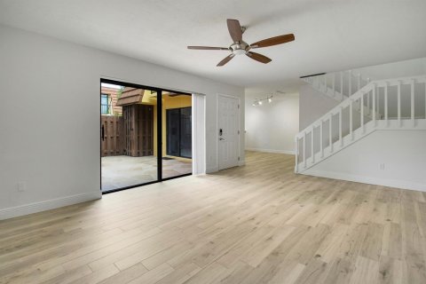 Touwnhouse à vendre à Jupiter, Floride: 2 chambres, 136.57 m2 № 2401856 - photo 12