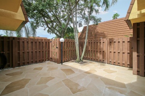 Touwnhouse à vendre à Jupiter, Floride: 2 chambres, 136.57 m2 № 2401856 - photo 11