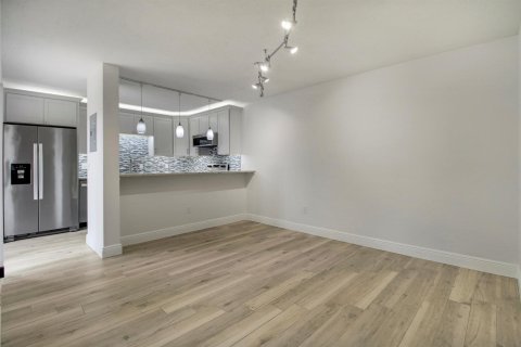 Touwnhouse à vendre à Jupiter, Floride: 2 chambres, 136.57 m2 № 2401856 - photo 13